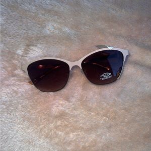 Oscar De La Renta Rose/blush sunglasses NWT